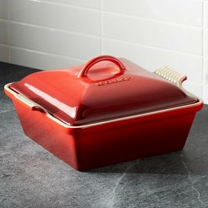 LE CREUSET 9" Square Covered Casserole in Red